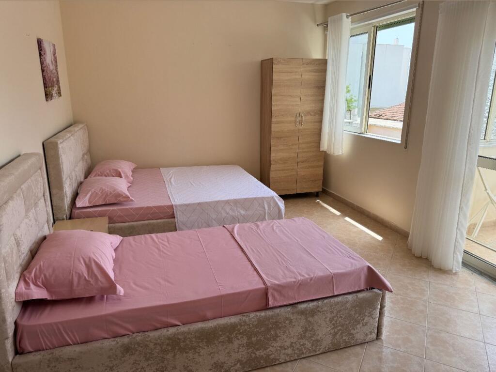 Jepet me qera Apartament 1+1 ne Plazh Hekurudha