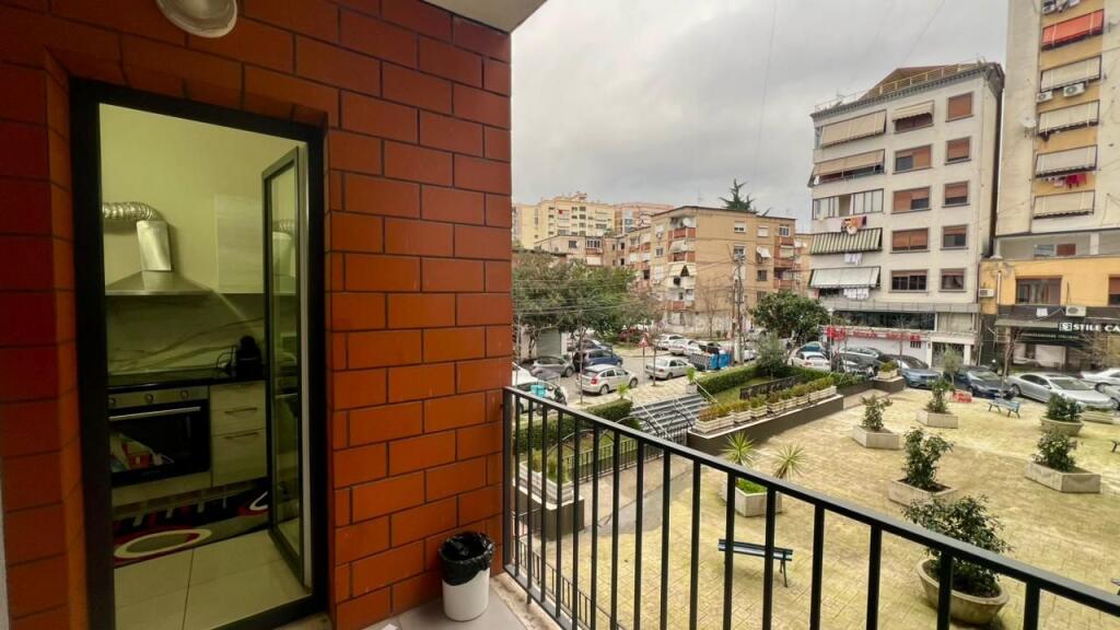 In Affitto: 2+1📍Facoltà di Scienze (Viale Zogu 1) - Palazzo V.2023 - Cucina Separata - Sup. 80m² - 60.000 Lek || Zona molto tranquilla e ricercata🏡