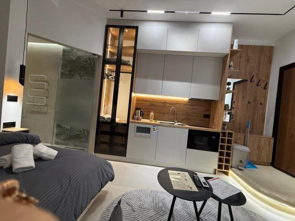 PAZARI I RI Shesim garzoniere