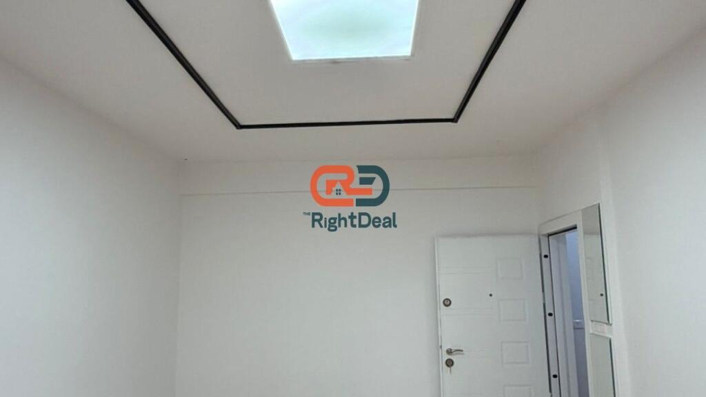 Ne Qender,Jepet Me Qira Apartament 1+1 Per Zyra!!