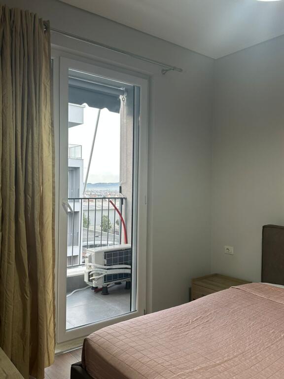 Jepet me qira 1+1 UNIVERS CITY 400 mije