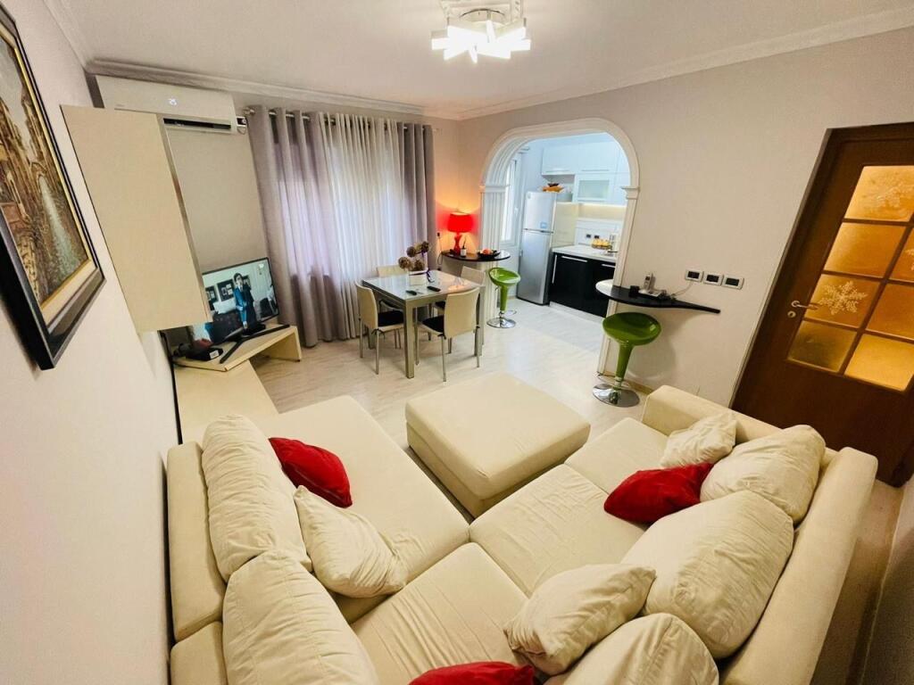 JEPET APARTAMENT ME QIRA 2+1 GARDA,LIQENI