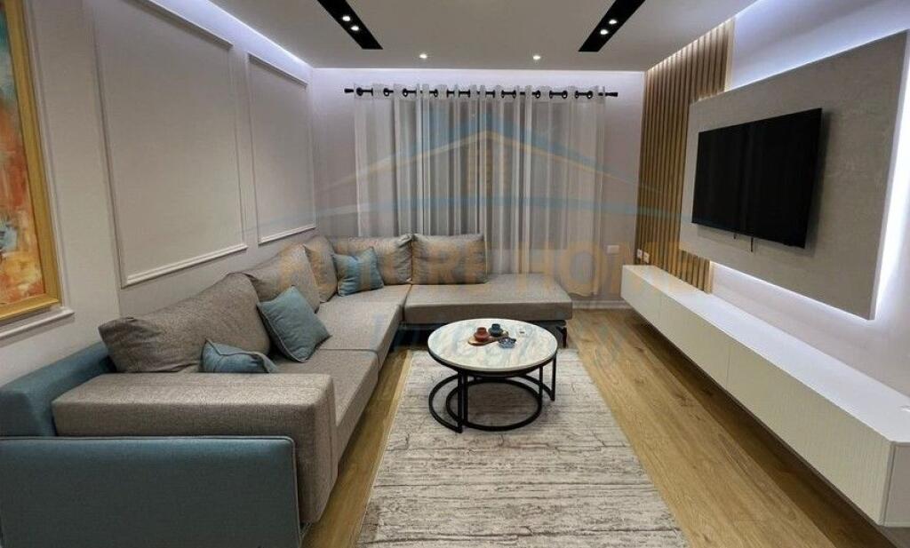 Qera Okazion - Apartament i mobiluar 2+1 tek Oxhaku ne Tirane