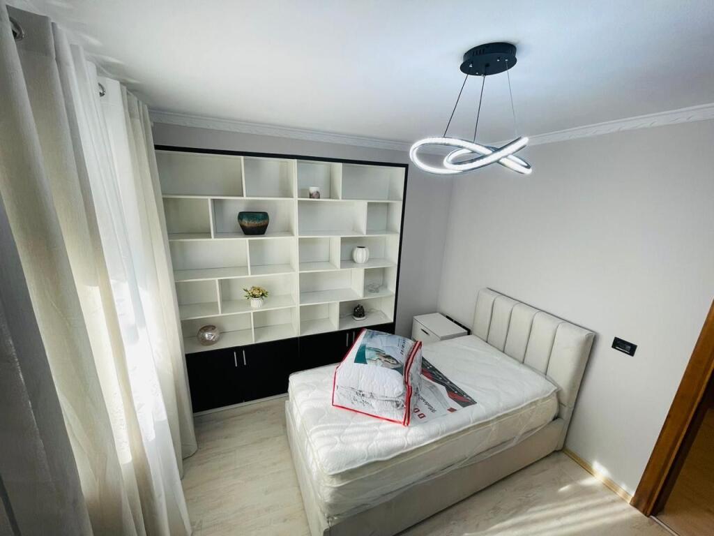 JEPET APARTAMENT ME QIRA 2+1 GARDA,LIQENI