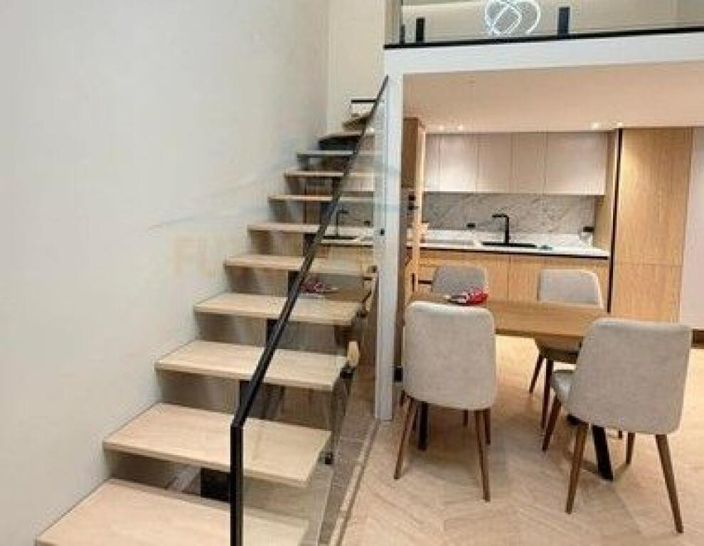 For rent, Duplex + PARKING SPACE, Golden Park.