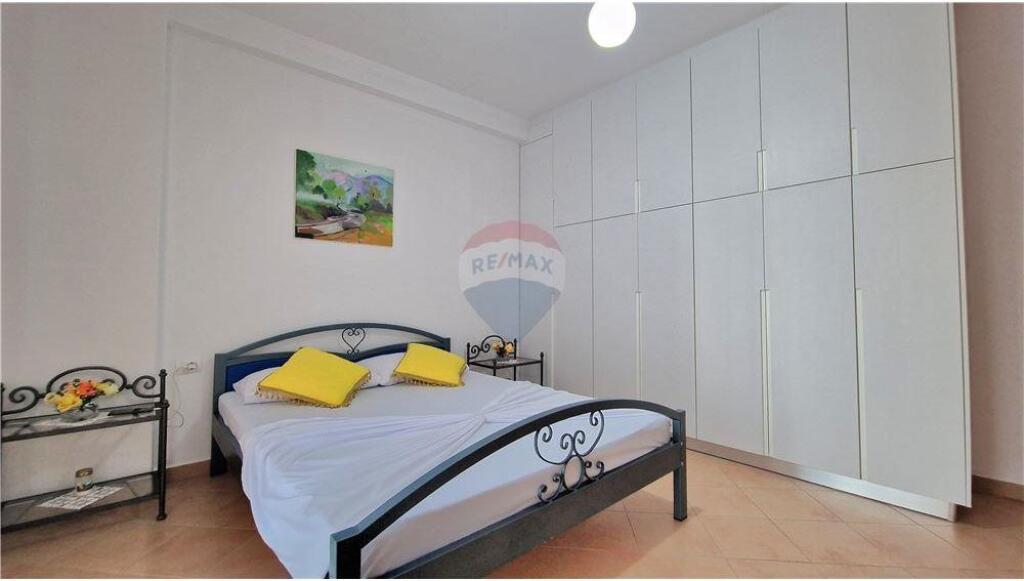 Apartament 2+1 me qera tek Rr. e Cipajve,Vlore