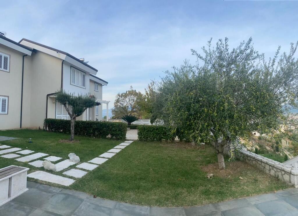 Jepet me qera Vile private ne Yrshek