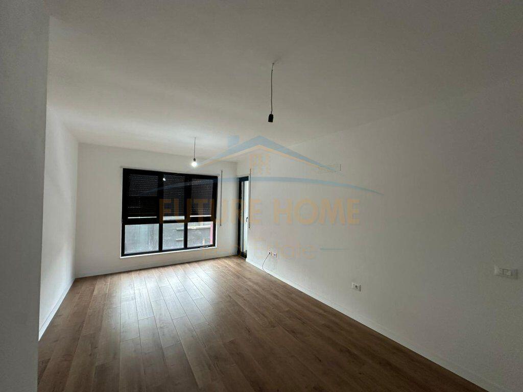 Qera , Apartament 2+1+2 , Komuna e Parisit , Tirane