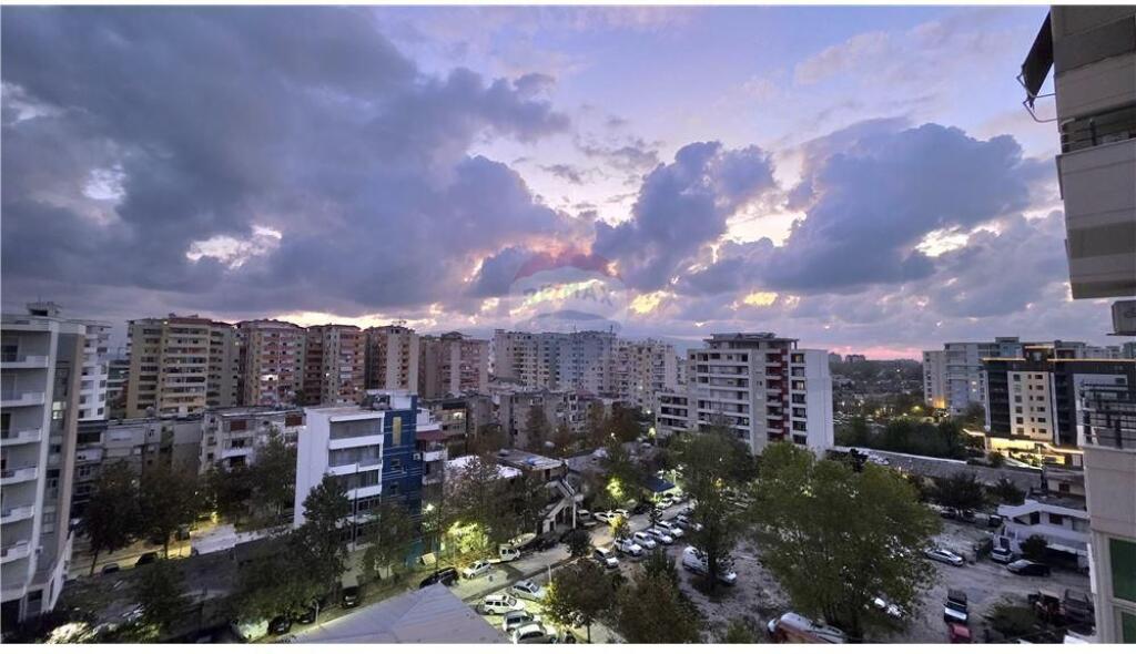 Apartament 2+1+2 ne shitje,Vlore pas Hotel Martini