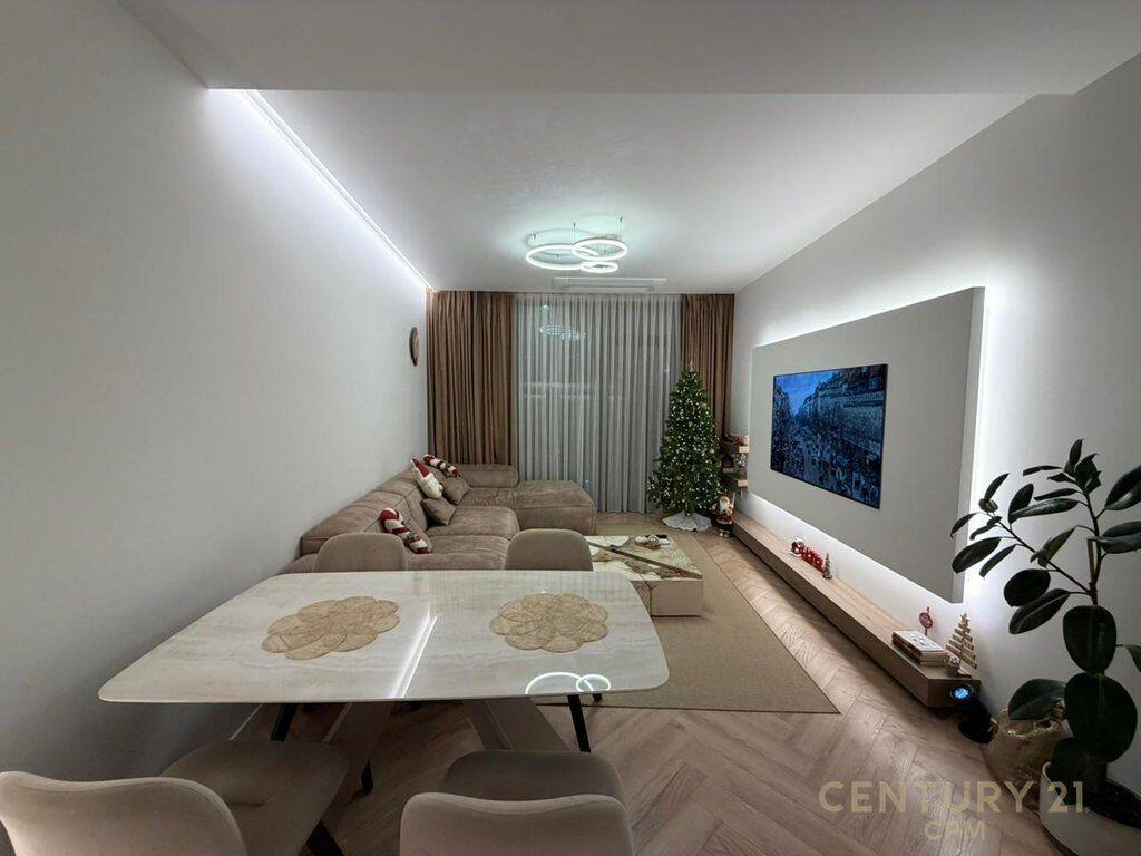 Shitet Apartament 3+1 – Rezidenca Lake View, Rruga e Kosovareve