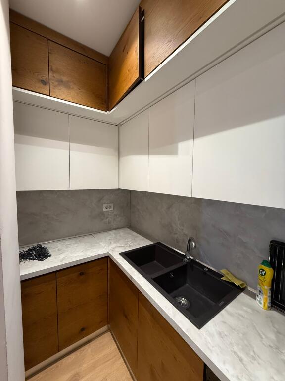 Apartament modern 3+1+2 me qera ne Bllok