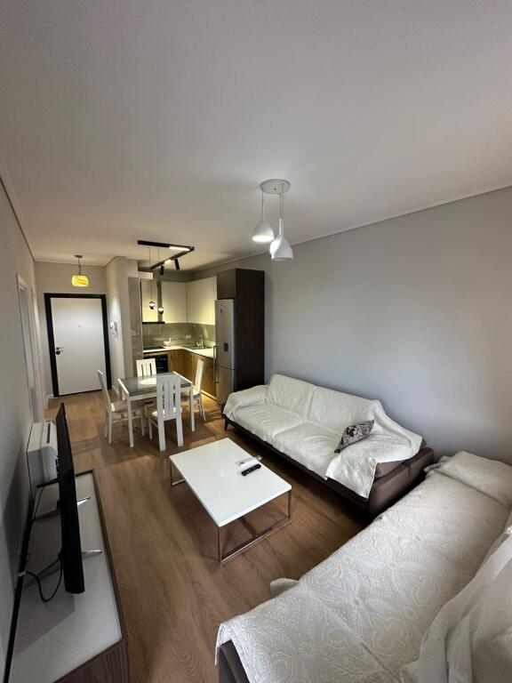 Jepet me qira 1+1 UNIVERS CITY 400 mije