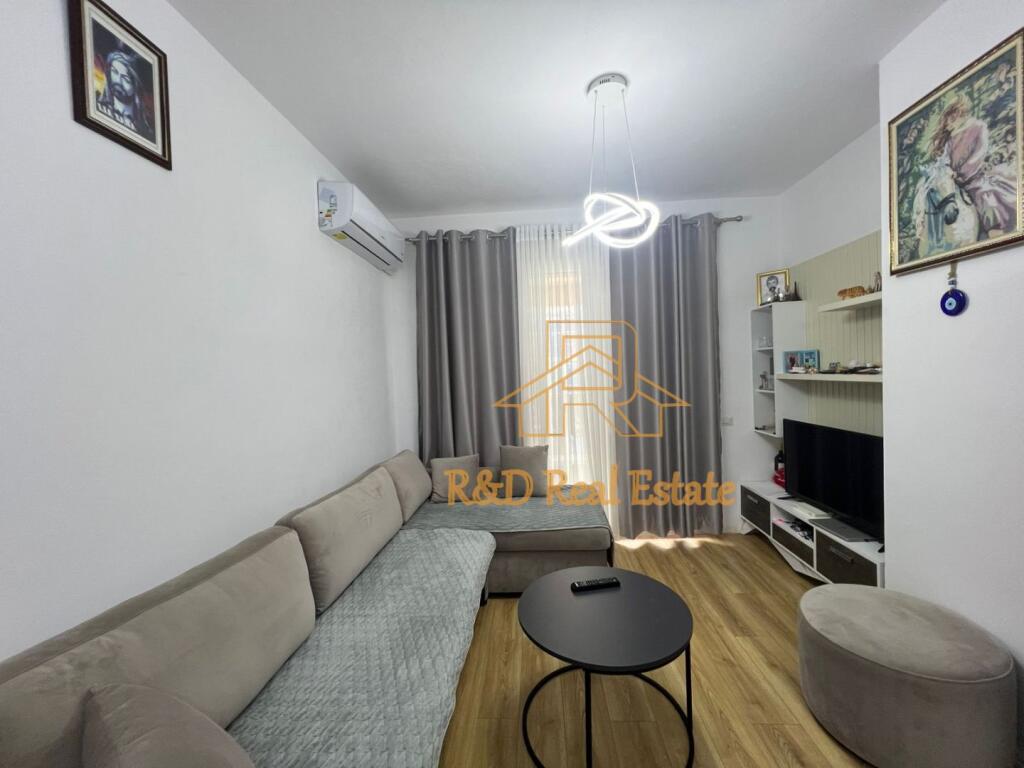 🏡 Jepet me qera apartament 1+1 – Ish Fusha e Aviacionit, Rruga e Dafinave