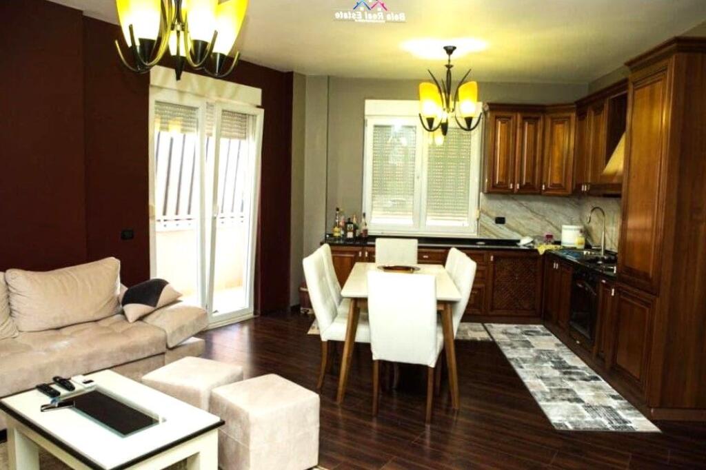 Apartament Me Qera 2+1 Tek Blloku (ID B2201687) Tirane