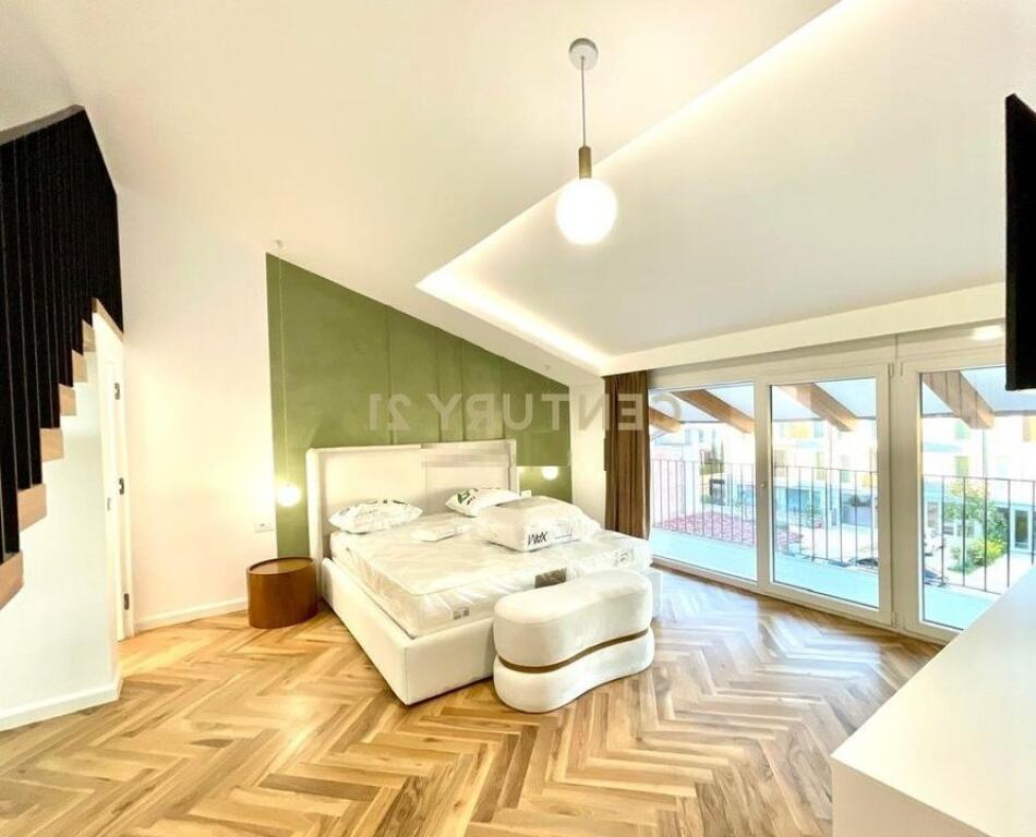 Penthouse 3+1+3 For Rent in Long Hill Residence, Farke