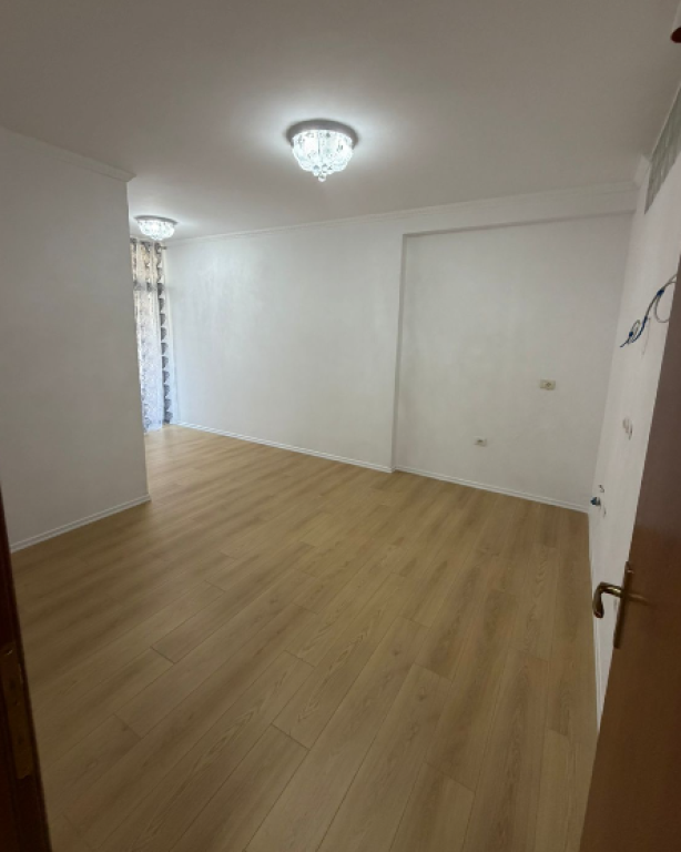 🏠 Shitet apartament 1+1 – Fresk