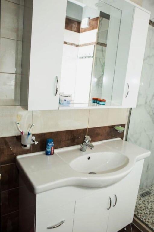 Apartament Me Qera 2+1 Tek Blloku (ID B2201687) Tirane