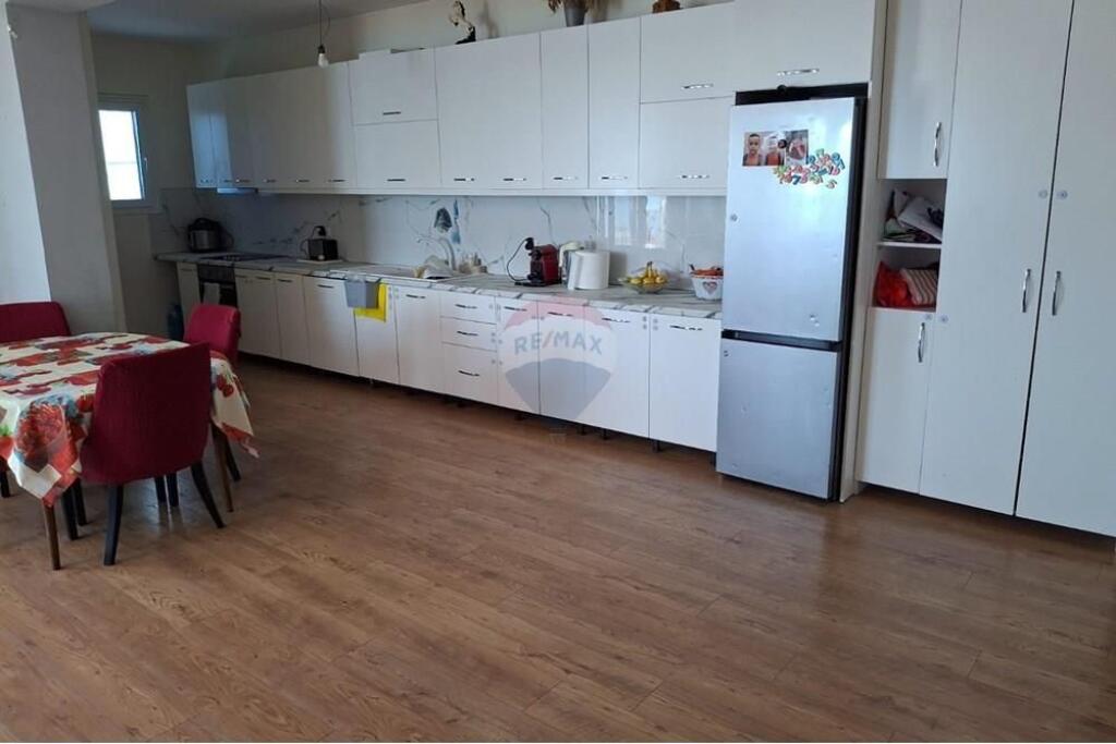 🏖️ Penthouse (Papafingo) për Shitje – Plazhi i Vjetër, Vlorë