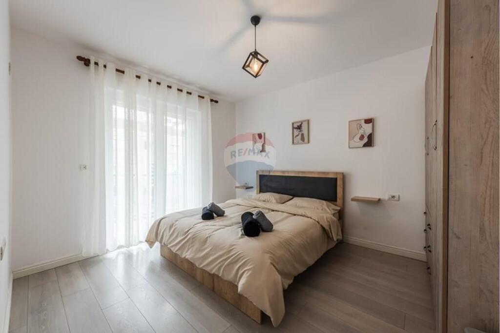 Apartament 2+1 per qira tek Pazari i Ri.