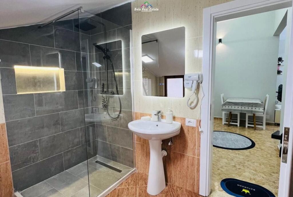 Appartamento In Affitto 2+1 Vicino Al Vecchio Parco (ID B221390) Tirana