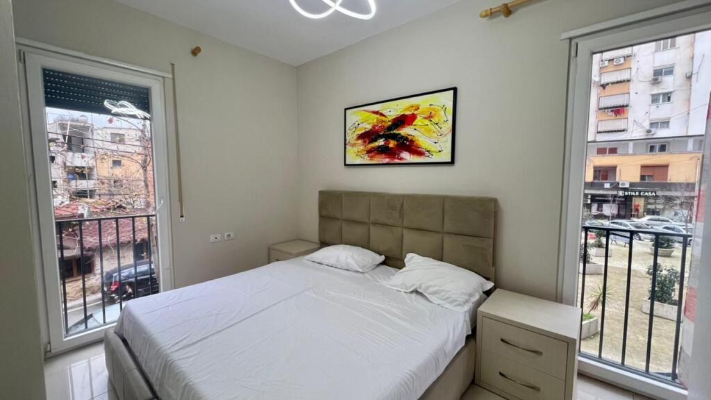 In Affitto: 2+1📍Facoltà di Scienze (Viale Zogu 1) - Palazzo V.2023 - Cucina Separata - Sup. 80m² - 60.000 Lek || Zona molto tranquilla e ricercata🏡