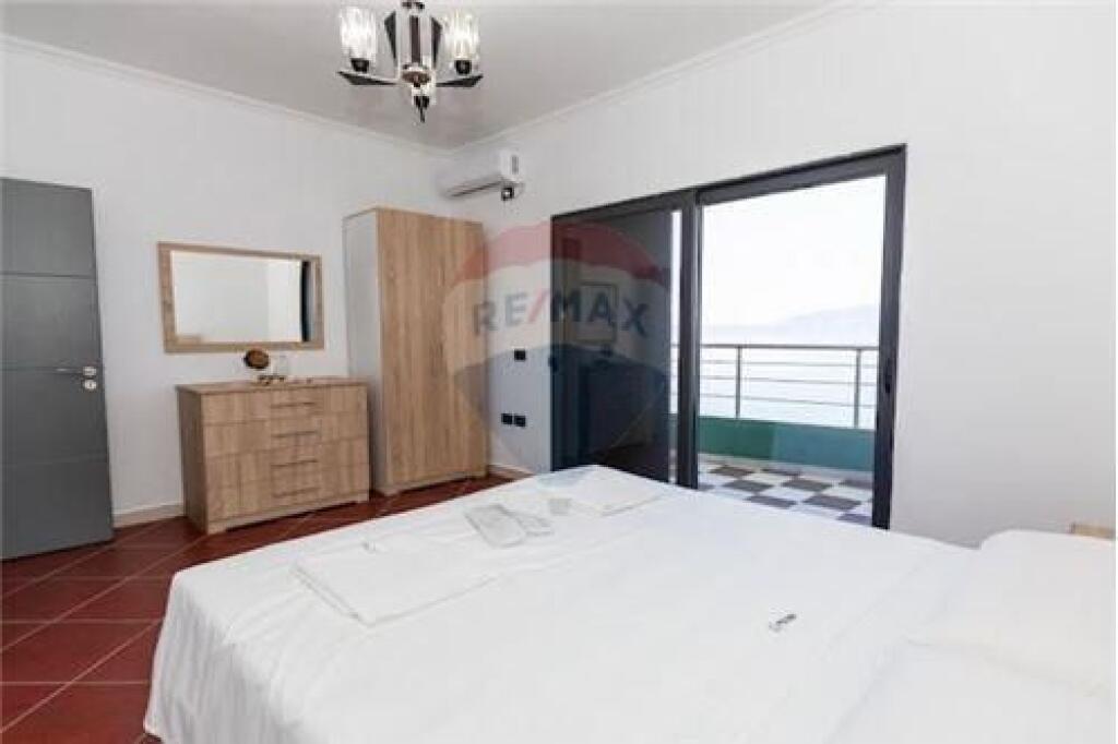 🏡 Apartament Luksoz 2+1+2 – Lungomare, Vlorë