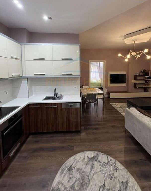 Affitto, Appartamento 1+1 +POSTO AUTO, Lago Secco, Tirana