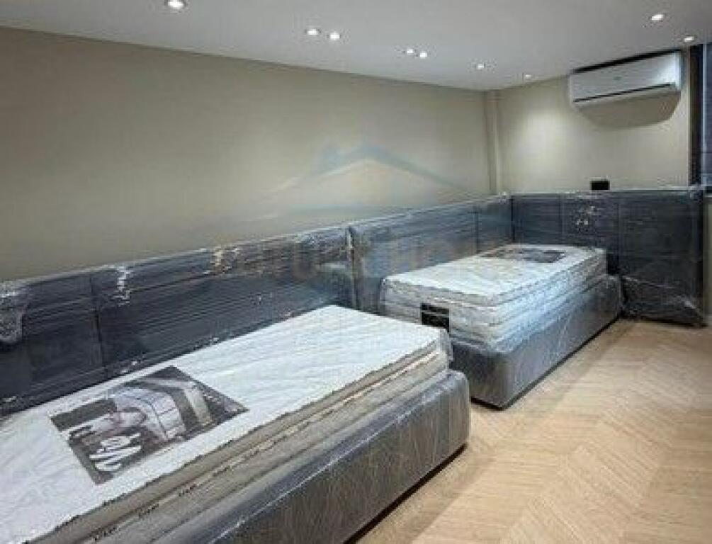 For rent, Duplex + PARKING SPACE, Golden Park.