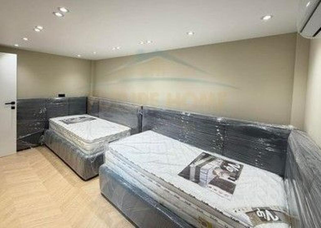 For rent, Duplex + PARKING SPACE, Golden Park.