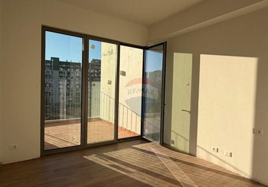 PARK AVENUE,Shesim 2+1+2 +Verande ID: 530261047-97