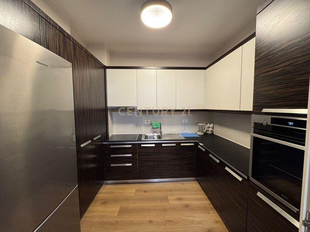 APARTAMENT 2+1+2 PER QIRA NE ASTIR