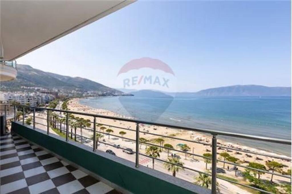 🏡 Apartament Luksoz 2+1+2 – Lungomare, Vlorë