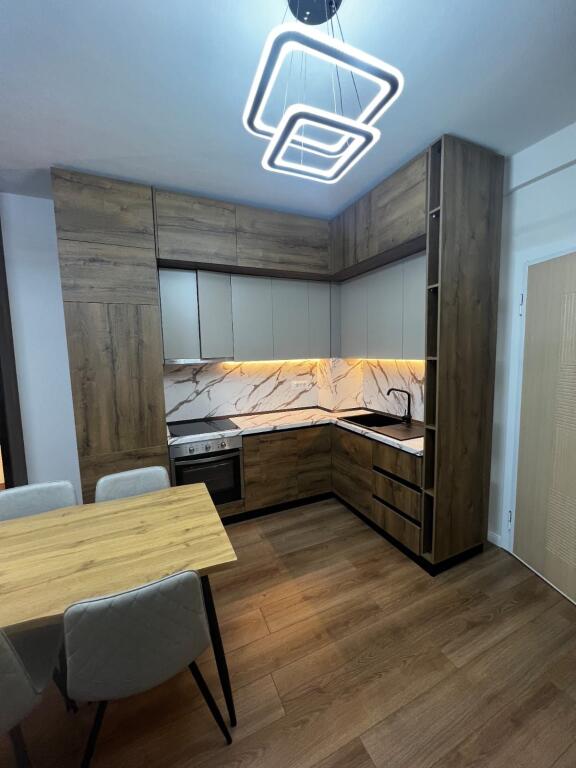 Qera , Apartament 1+1 , Komuna e Parisit , Tirane