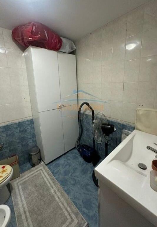 Rent, Apartment 2+1+2+PARKING SPACE, Brryl, Tirana.