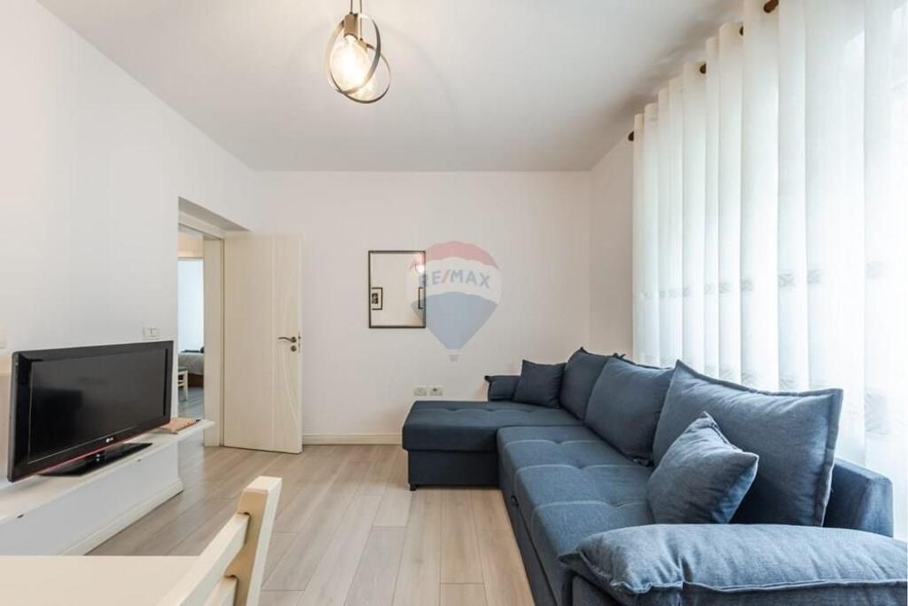 Apartament 2+1 per qira tek Pazari i Ri.