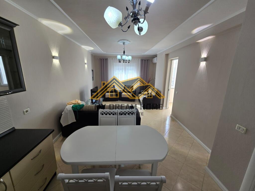 JEPET ME QERA APARTAMENT 1+1 ISH URT DURRES