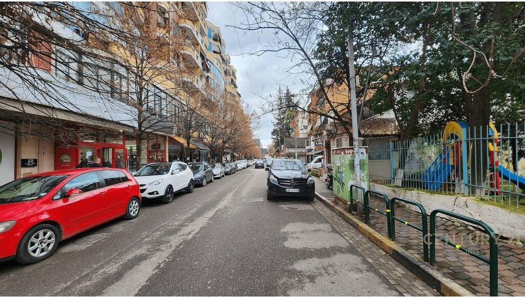 For rent 2+1+2, near 21 Dhjetori