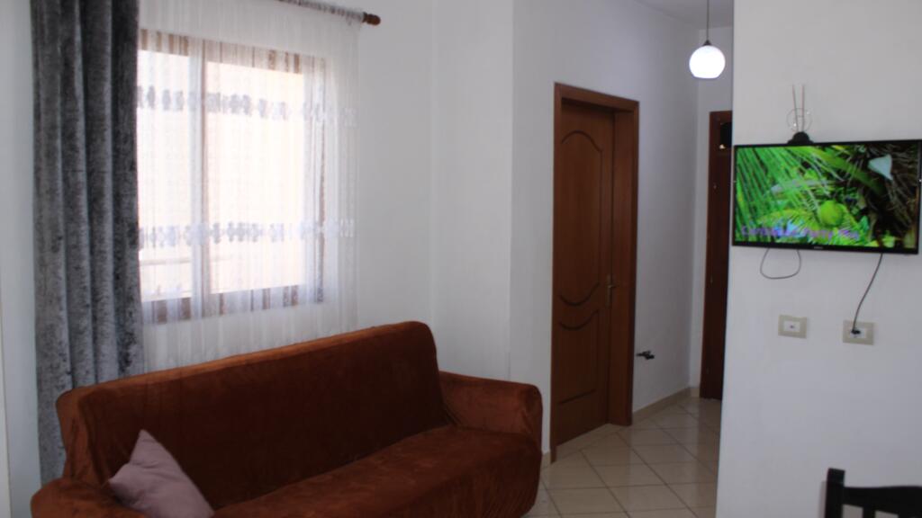 Apartament me Qera, Tirane