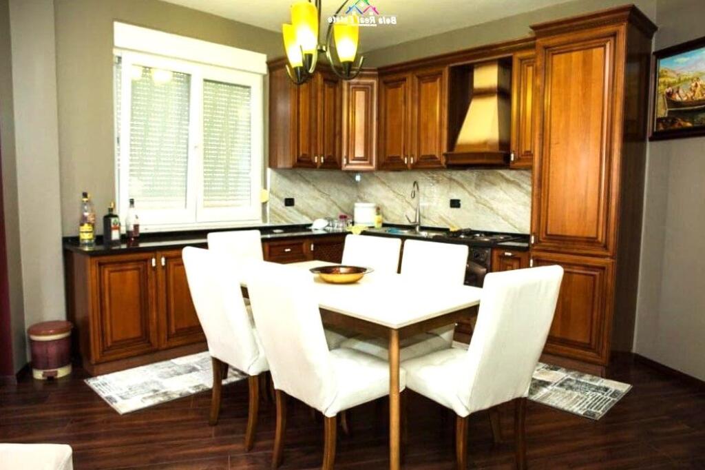 Apartament Me Qera 2+1 Tek Blloku (ID B2201687) Tirane