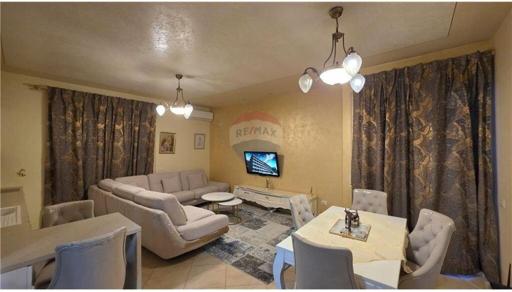 Apartament 2+1+2 ne shitje,Vlore pas Hotel Martini