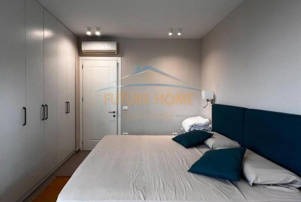 Affitto, Appartamento 1+1 presso Komuna e Parisit