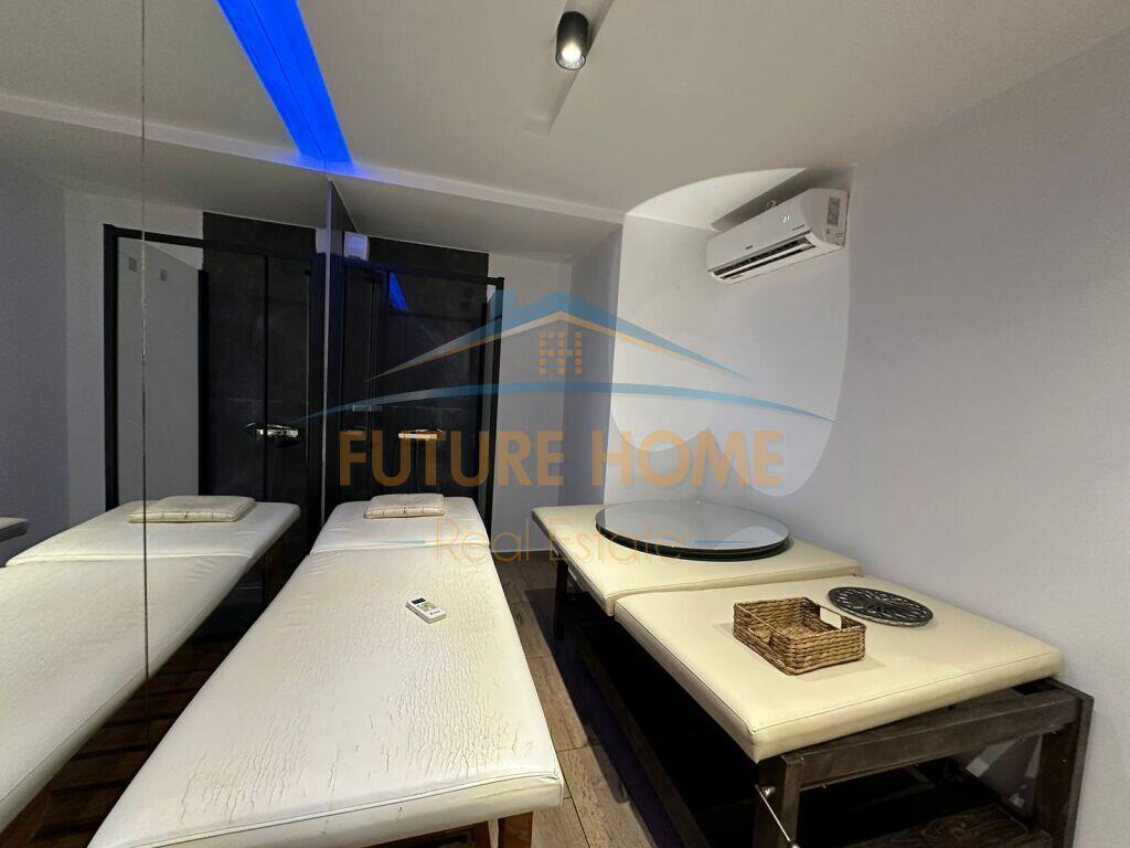 Business premises for sale, Petronini