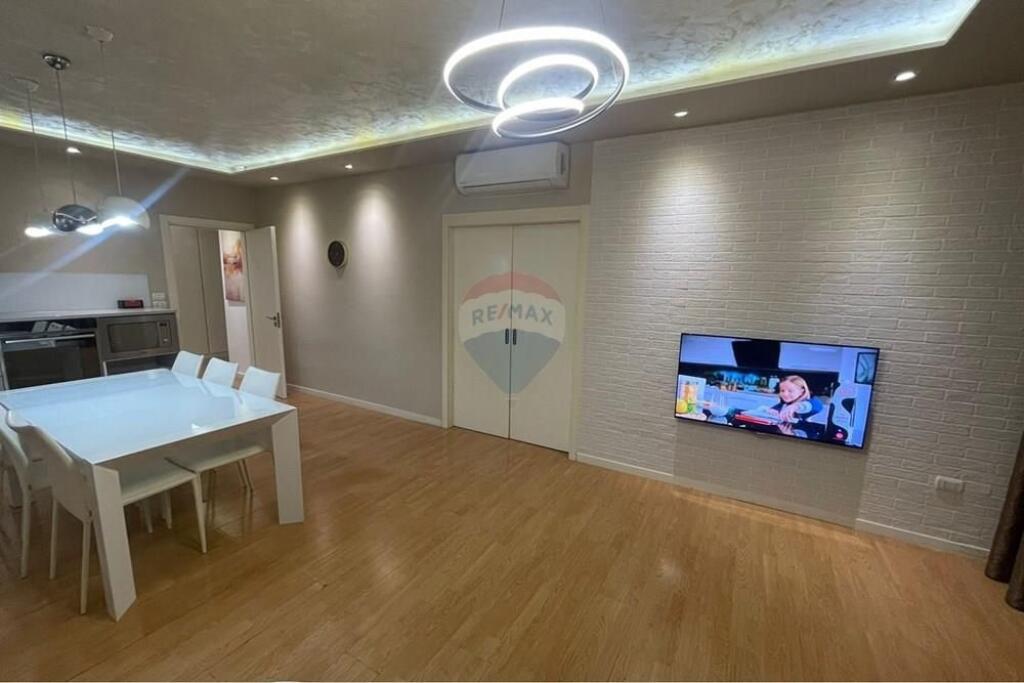 Appartamento 2+1+2 in affitto presso Komuna e Parisit