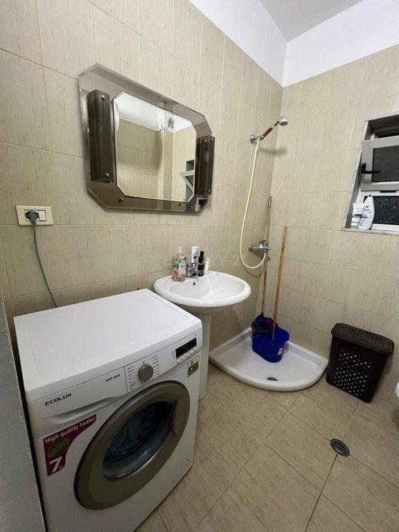 Jepet me qira apartament 2+1 në zonën Lulishtja 1 Maji