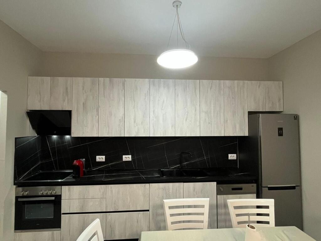 Jepet me qira shtëpi private në Tiranë, zona “Te Pamja”.