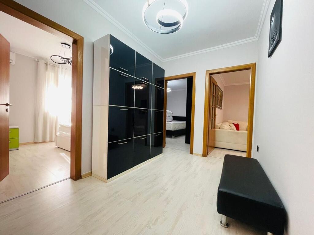 JEPET APARTAMENT ME QIRA 2+1 GARDA,LIQENI