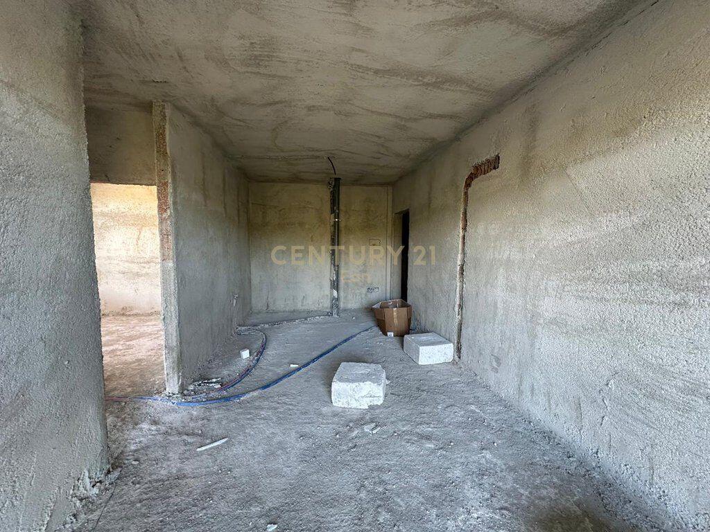 SHITET APARTAMENT NE QERRET 2+1