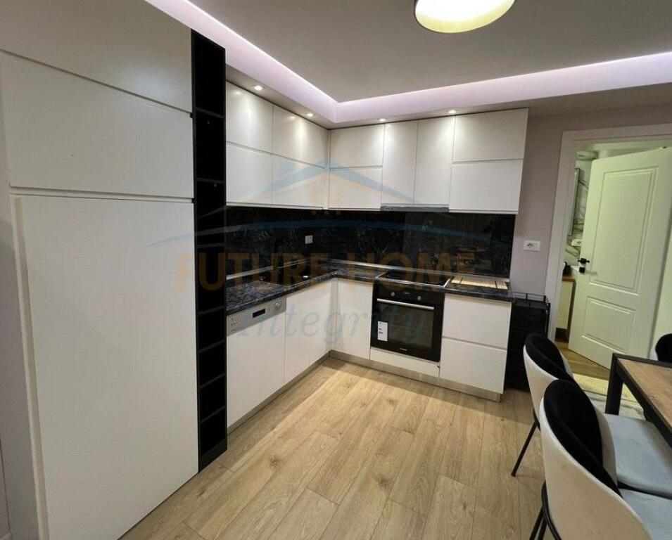 Qera, Apartament 2+1, Oxhaku, Tiranë.