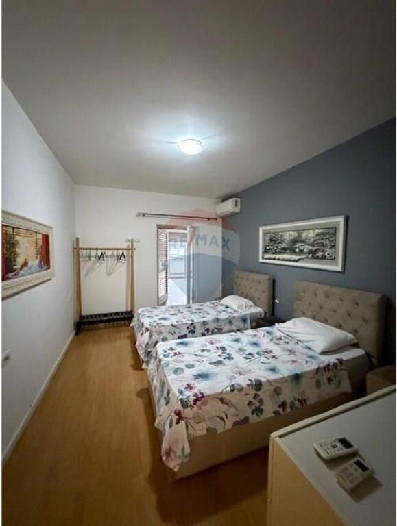 jepet apartament 2+1+2 me qera tek Komuna e Parisit
