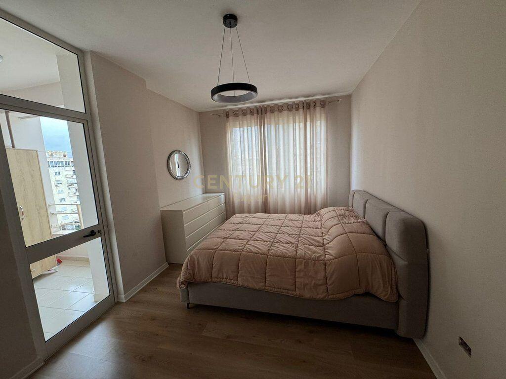 Jepet me Qira Apartament 3+1+2 – Sheshi Willson, Tiranë